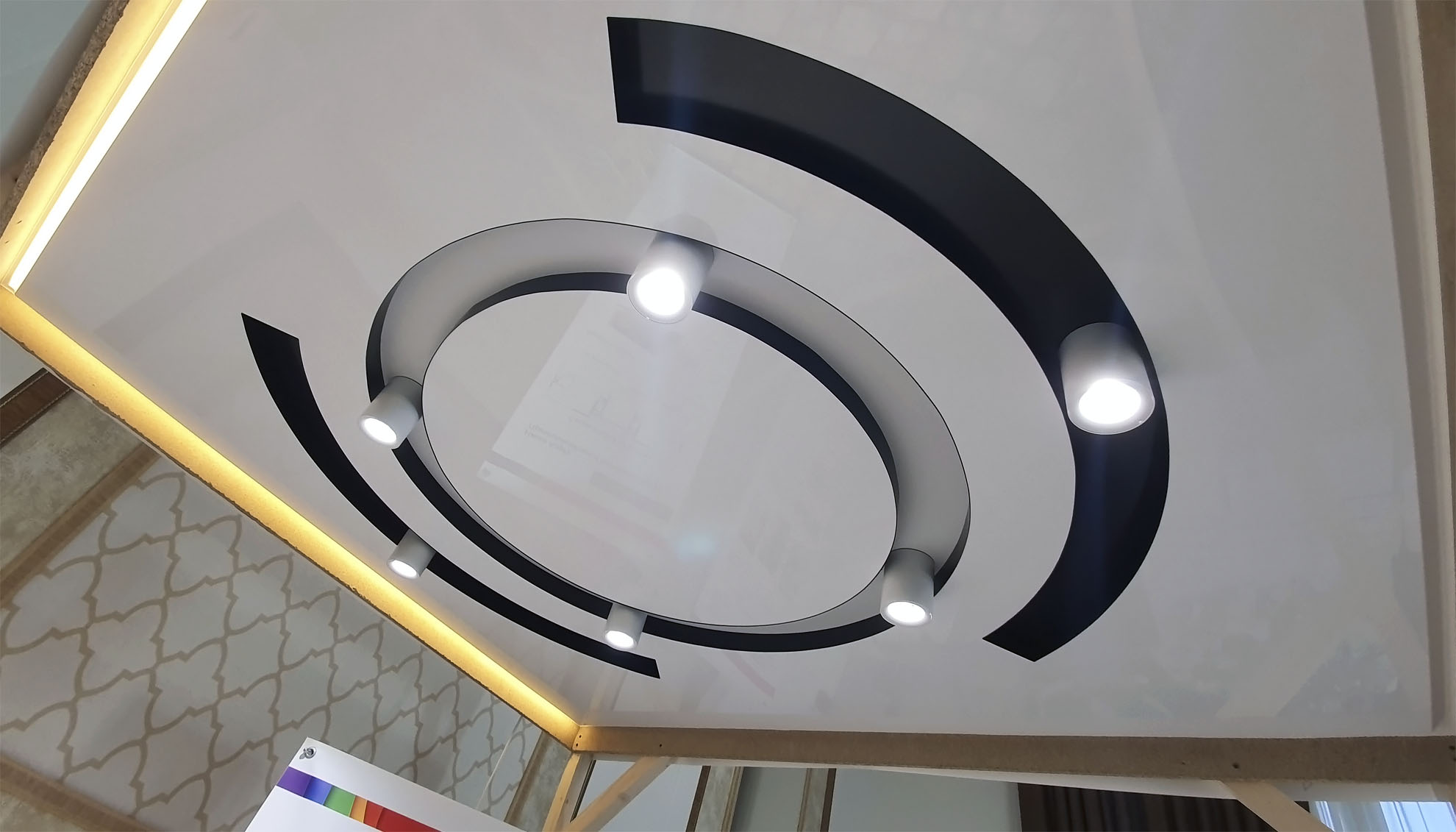 Круглые Ниши Apply