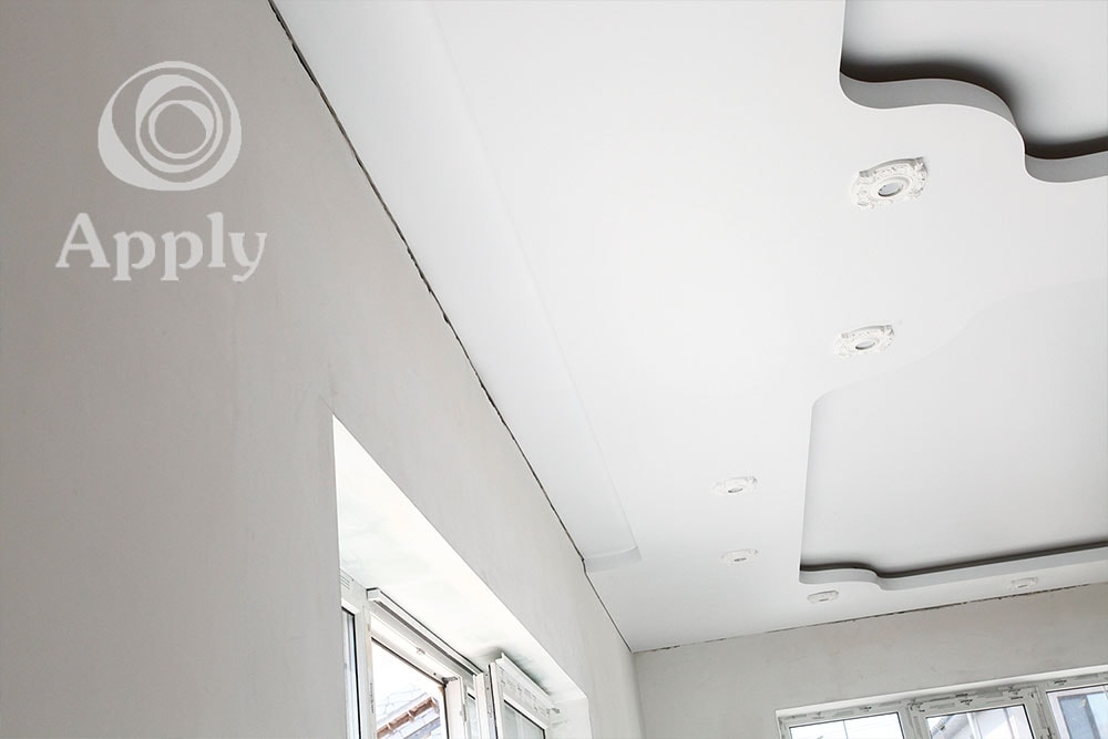 Многоуровневый натяжной потолок на шаблоне Apply с нишами для подсветки. Дизайнерский проект