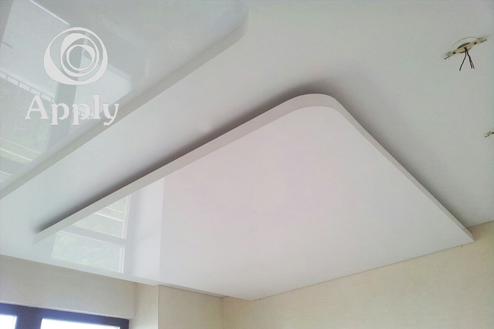 Двухуровневый натяжной потолок.